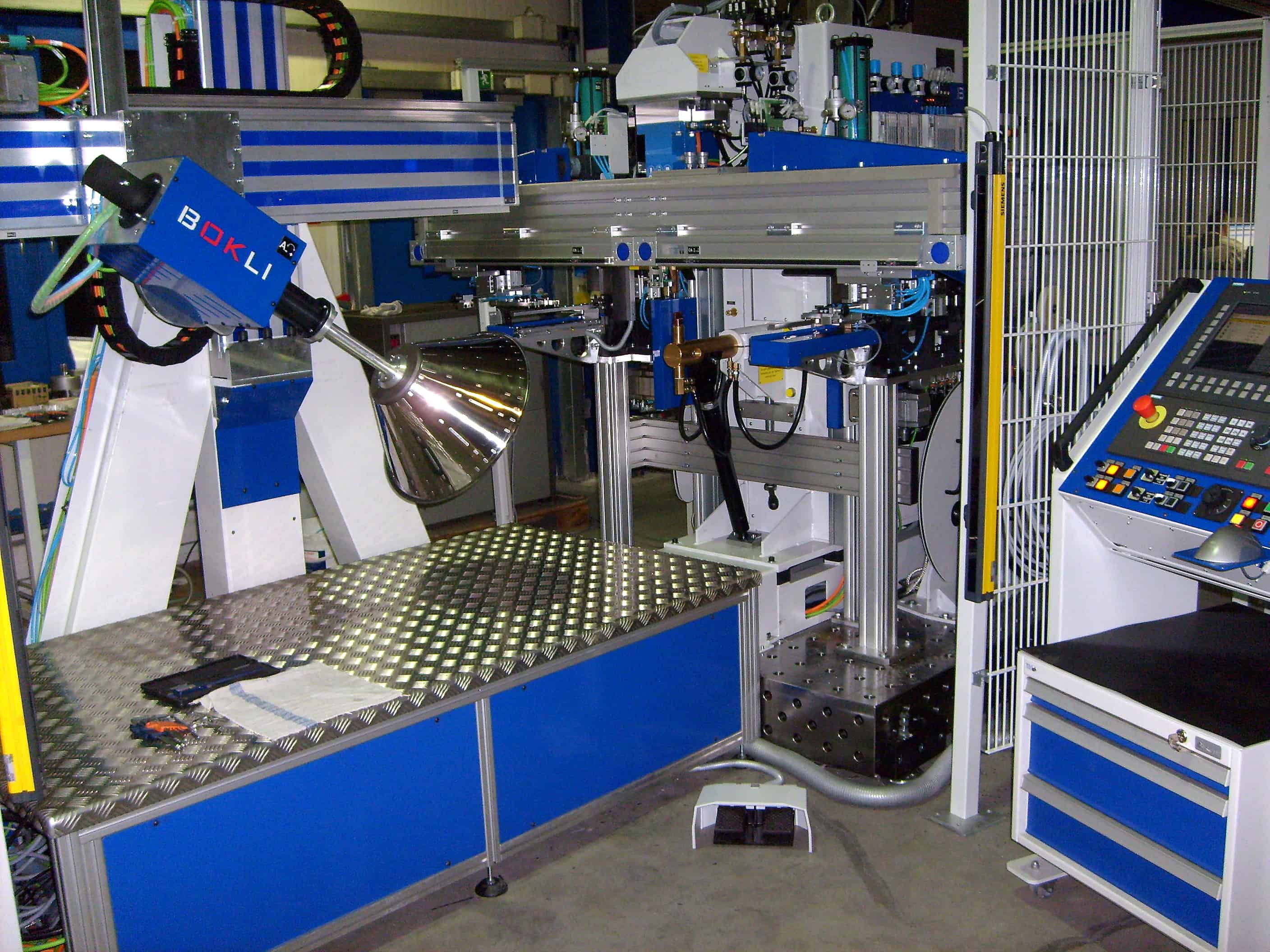 Bokli Anlage mit automatisierter Schweisszelle